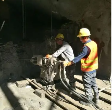 崆峒水下抗分散灌浆料特点 水下不分散注浆料介绍